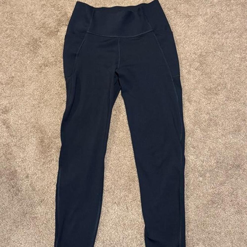 Black gapfit leggings with pockets